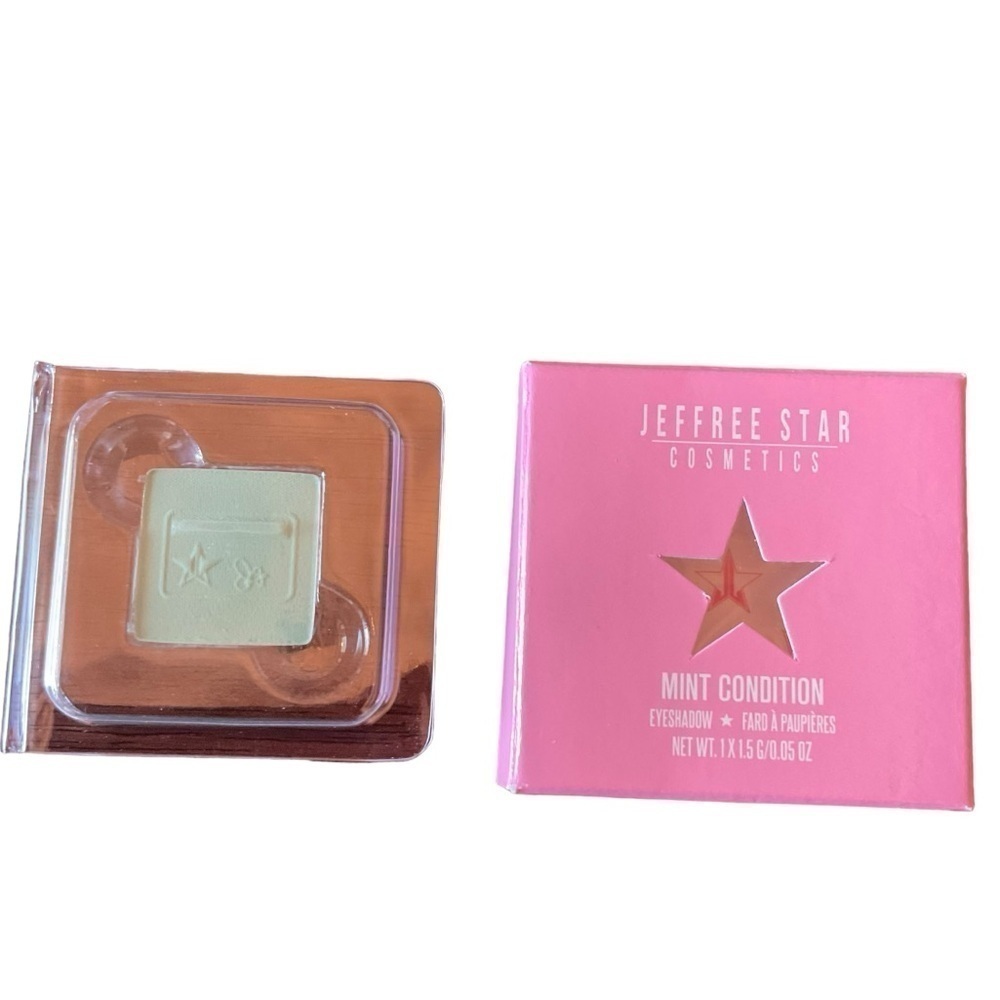 Jeffree Star Artistry Single Pan Eyeshadow in the color Mint Condition